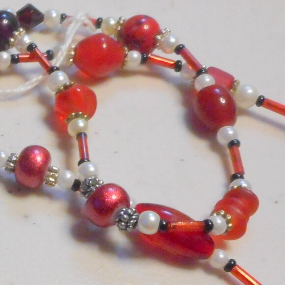 HandCrafted Necklace about 25" ...… red, white, silver and small black beads … - Picture 2 of 12